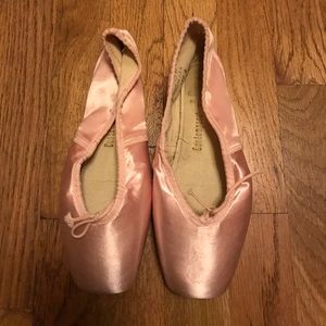 🎀 Ballet Pink Toe Shoe Slippers Size 6C 🎀